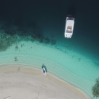Maldive Crociere Over Reef Yacht
