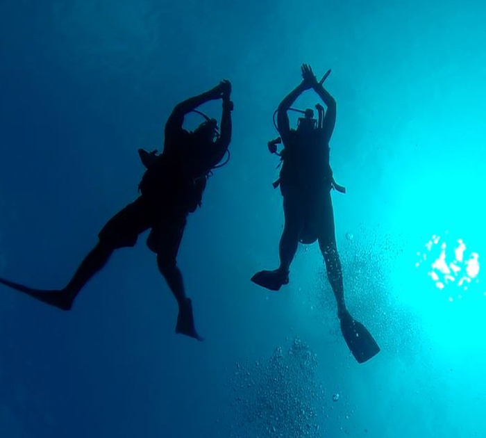 Dhoni Stella Diving